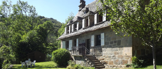 cantaltitude.fr - Gîte au coeur du pays vert