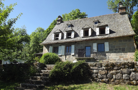 cantaltitude.fr - Gîte au coeur du pays vert